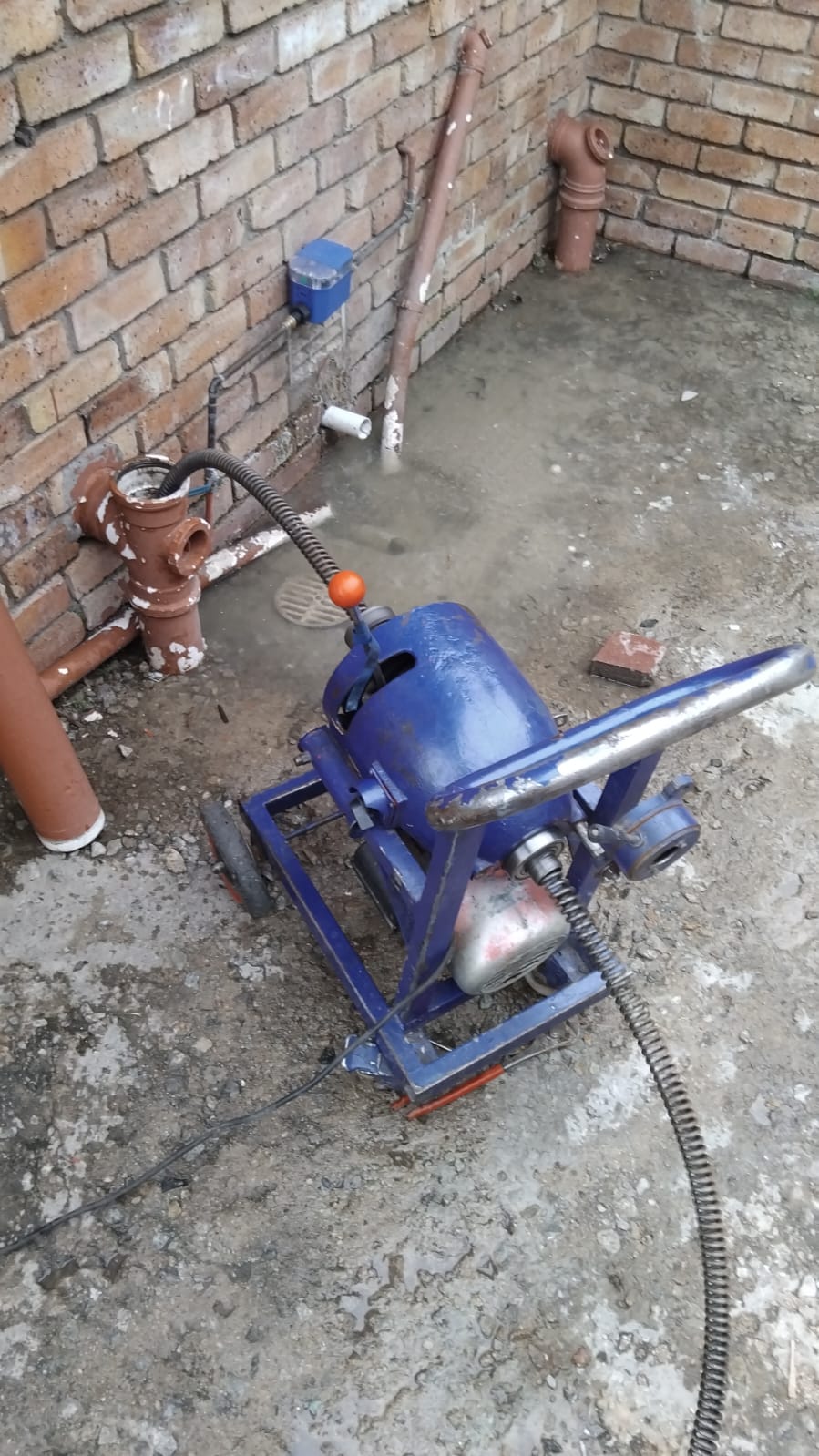 Professional drain cleaning and unblocking service