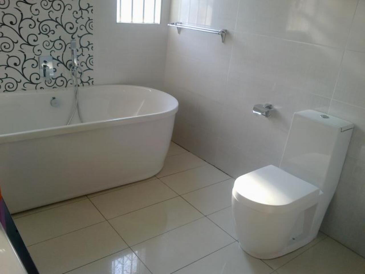 On-site plumbing installation and pipe fitting